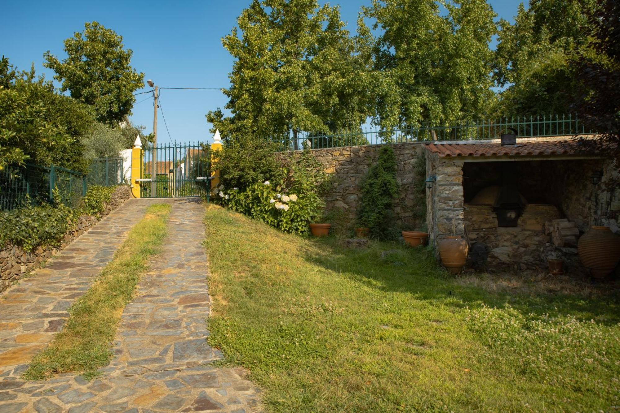 Villa A Sobreirinha Jacuzzi E Pet Friendly Sobreira Formosa Exterior foto