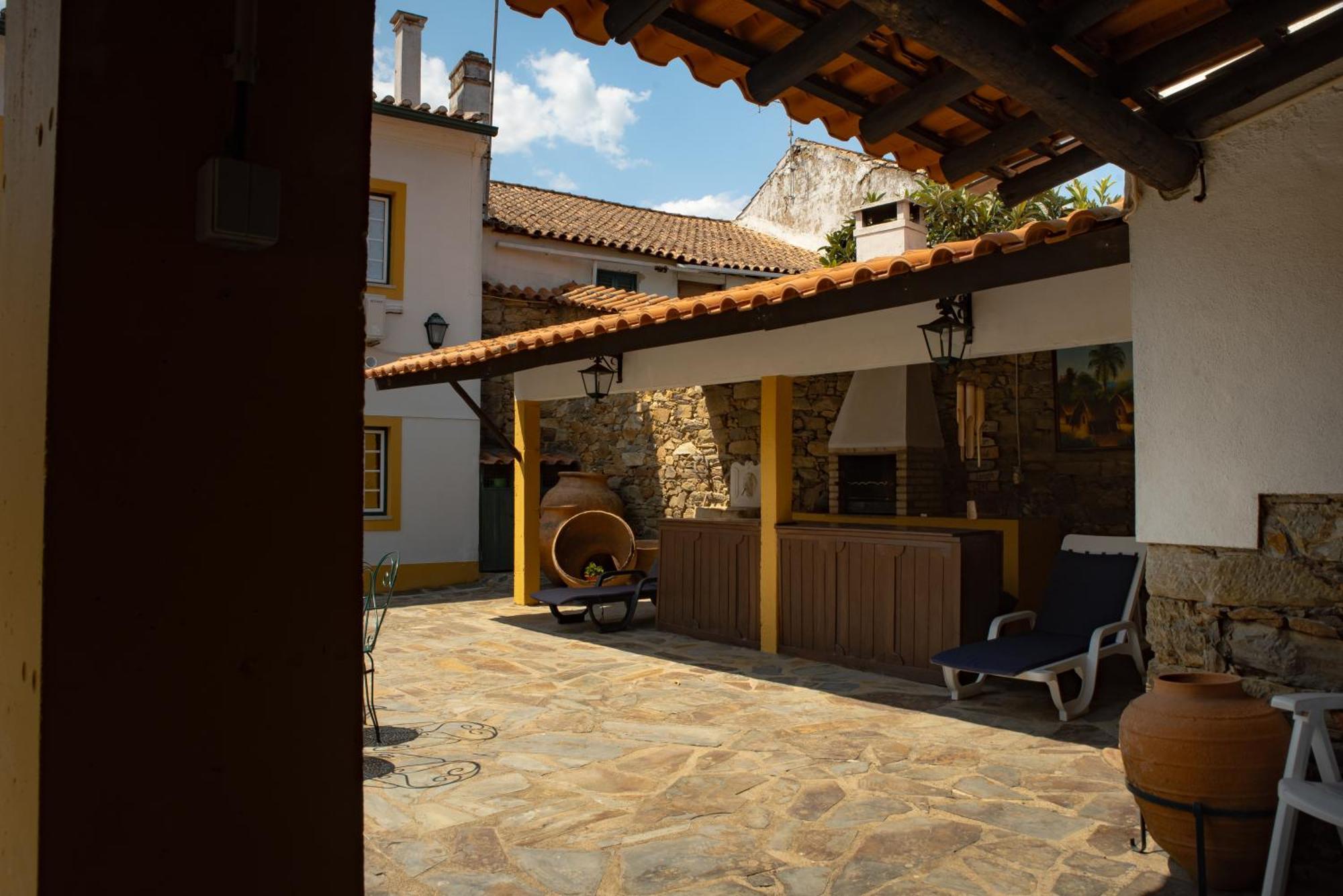 Villa A Sobreirinha Jacuzzi E Pet Friendly Sobreira Formosa Exterior foto